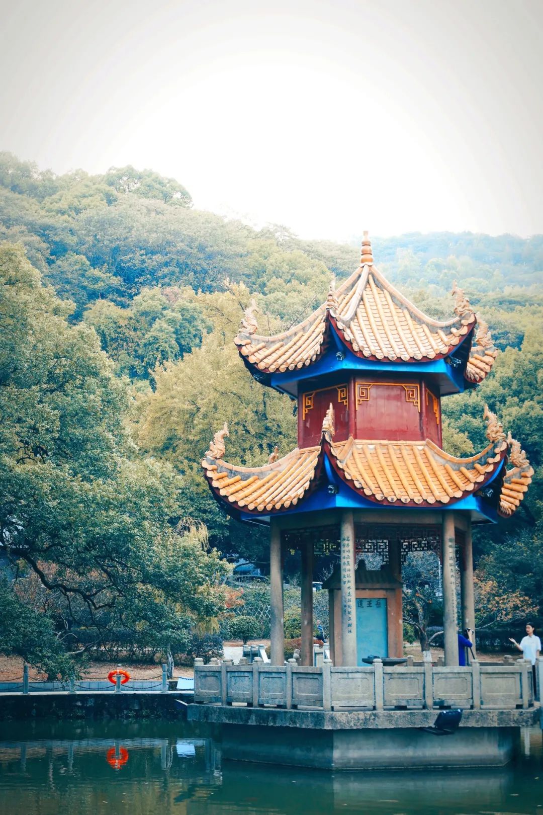DƬ